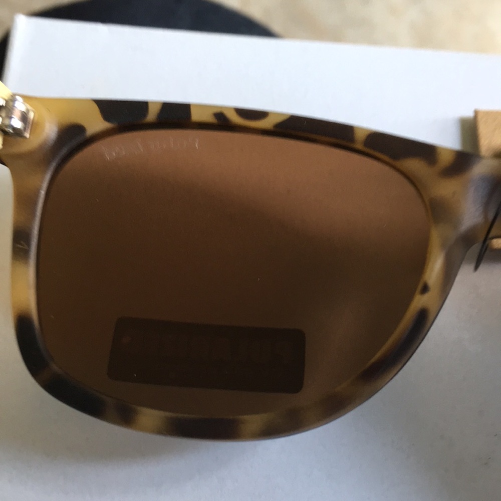 BNWT Polarized Bamboo Matte Sunglasses